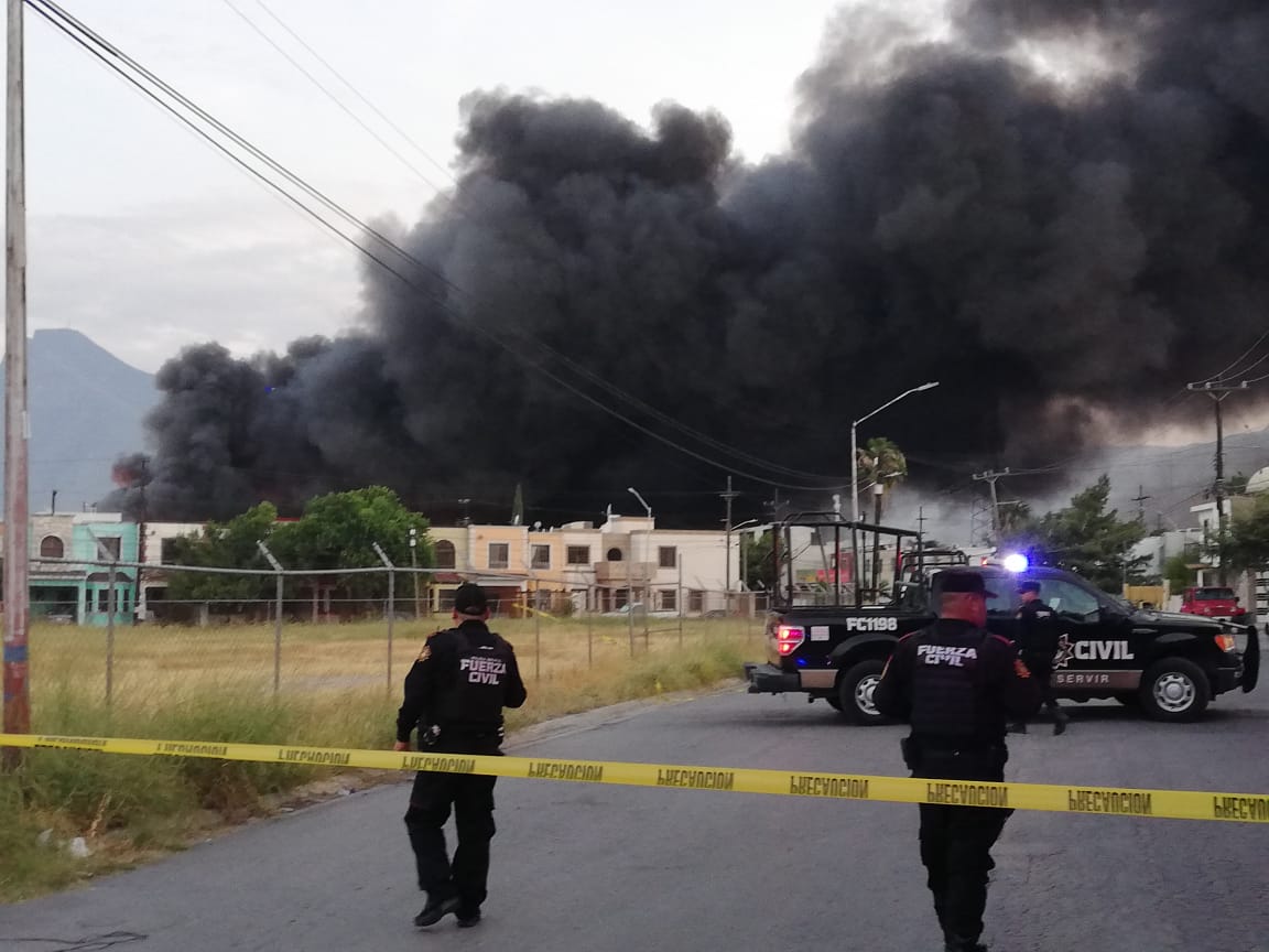 PC mencionó que el incendio no está controlado, ya que no se ha bajado la intensidad del fuego. (Especial)