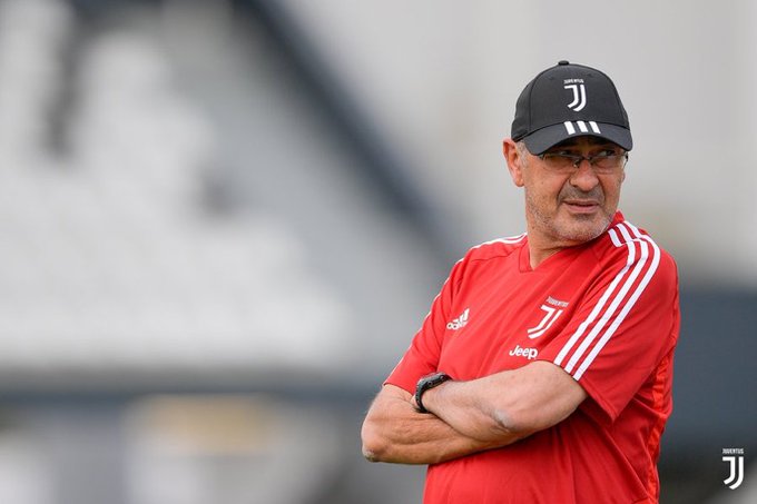 Maurizio Sarri, director técnico de la Juventus, padece neumonía (Twitter @juventusfces)