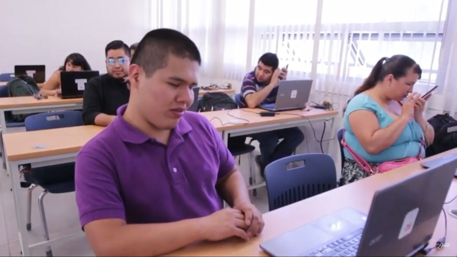 Personas ciegas podrán tomar este curso, que es una adaptación del libro American English File 1. (Captura de video)