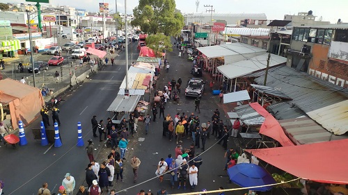 Zona comercial en los límites de Neza e Ixtapaluca. (Especial)