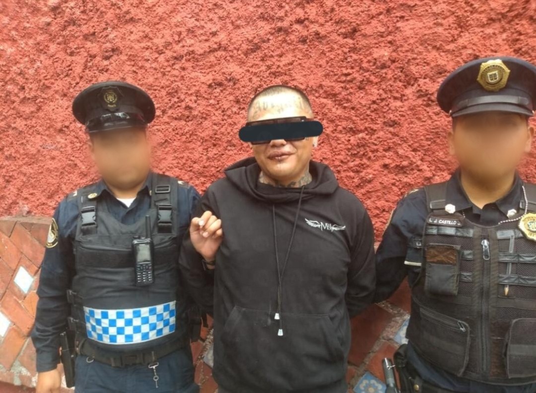 Un hombre que dice ser hermano de una boxeadora fue detenido luego de robar un Oxxo. (Jorge Becerril)