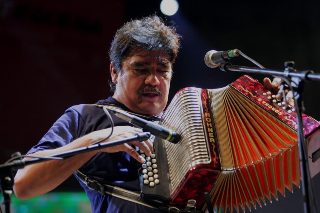 Celso Piña en el "Festival Internacional de Artes Escénicas SiguientEScena II", en Querétaro, en 2009 (Cuartoscuro)