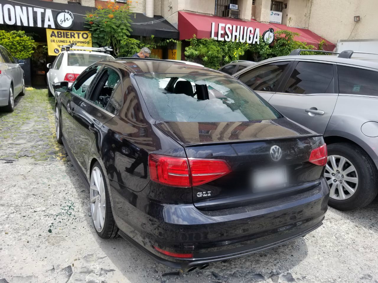 Los hechos ocurrieron a las afueras de un restaurante que se ubica sobre avenida Patria y Naciones Unidas. (Cortesía)