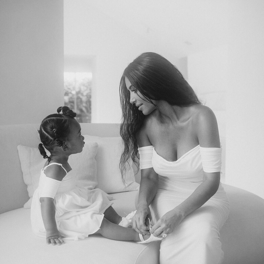 Kim Kardashian y la pequeña Chicago (Instagram).
