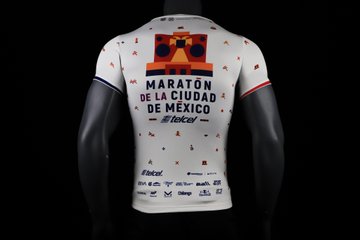 La playera del Maratón de la Ciudad de México 2019 (Twitter @MaratonCDMX)