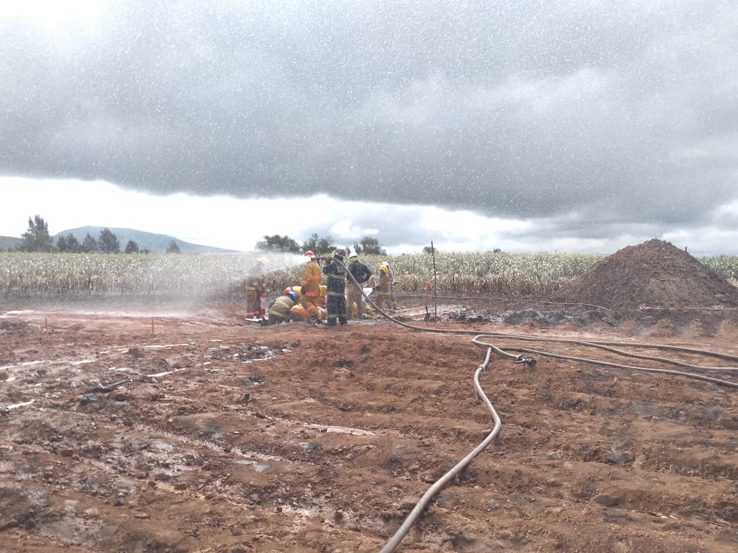 Queda sofocado el incendio y controlada la fuga de #GasLP en San Jerónimo Ocotitlán, municipio de Acajete. (@PC_Estatal)