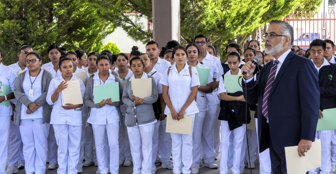 Los 689 alumnos y alumnas de los 17 planteles del CECyTE Hidalgo obtuvieron plazas de campo clínico. (Cortesía)