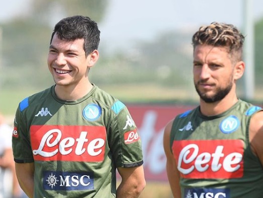 Hirving Lozano junto a Dries Mertens, jugadores del Napoli (Instagram @officialsscnapoli)