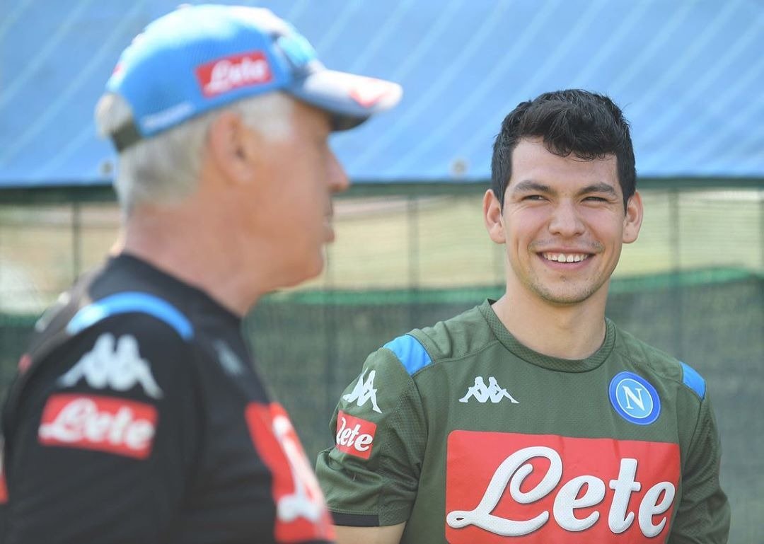 Hirving Lozano en el entrenamiento del Napoli (Twitter: @sscnapoliES)