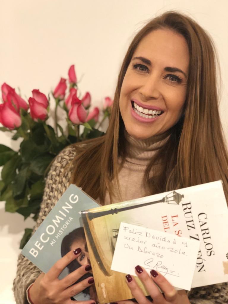 Marta Guzmán llama vendido y arrastrado a Loret de Mola (Twitter).