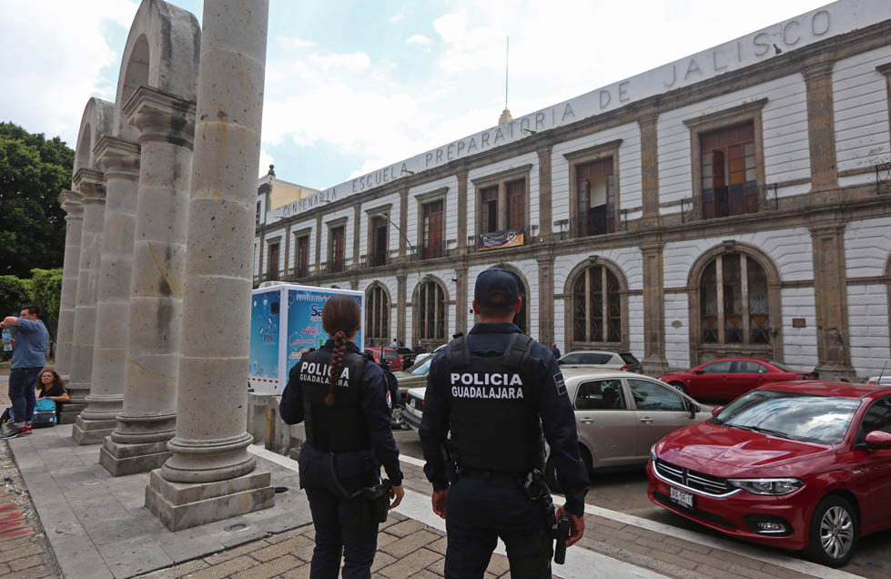 Preparatoria de Jalisco con operativo de la Policía de Guadalajara (Fernando Carranza)