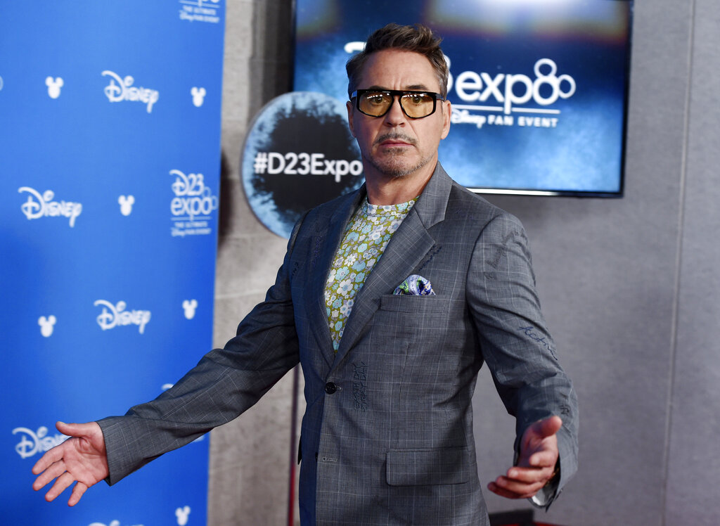 Robert Downey Jr. participó en la D23 Expo de Disney y se disculpó por fumar mariguana la primera vez que visitó Disney (AP).