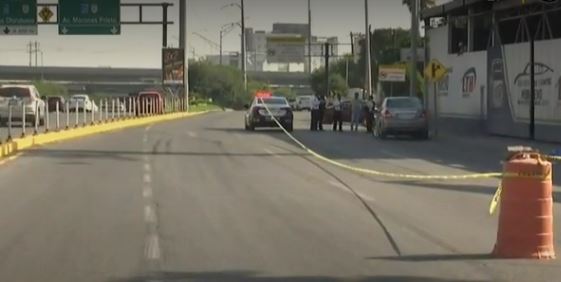El hombre, de 60 años, se encontraba en la banqueta cuando fue atropellado por un conductor que perdió el control. (Foto: Especial)