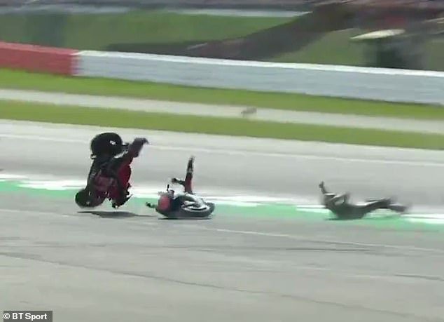 El accidente de Quartaro y Dovizioso en Gran Bretaña (Especial)