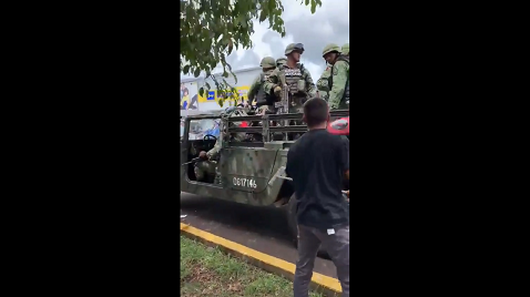 Los militares fueron agredidos por habitantes. (Especial)