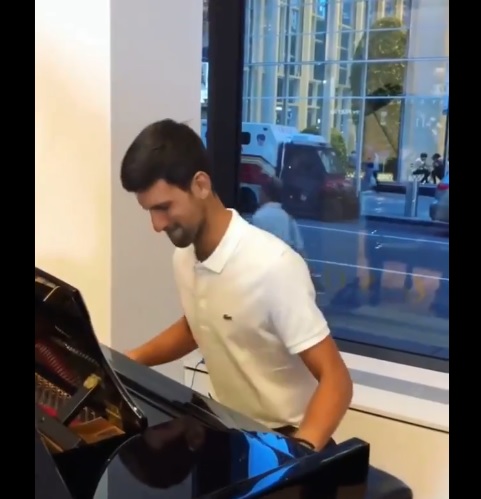 Novak Djokovic y su 'talento' para tocar el piano (Especial)