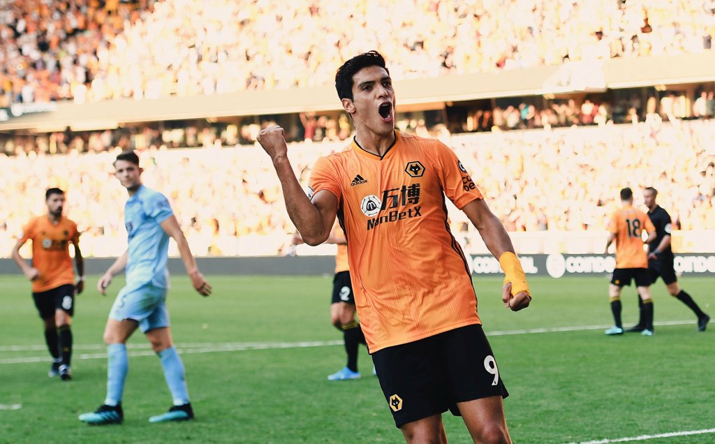 Raúl Jiménez celebra su gol (Twitter: Wolverhampton)