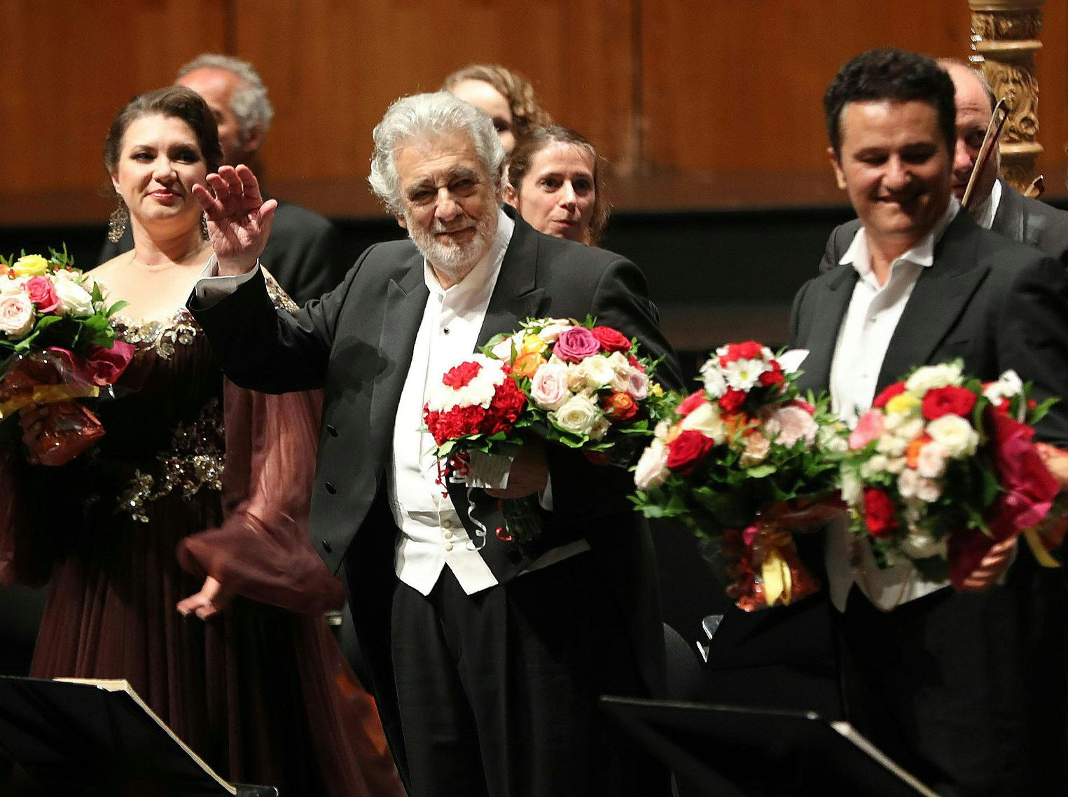 Tenor español Plácido Domingo, ovacionado durante su presentación en Salzburg (AFP).