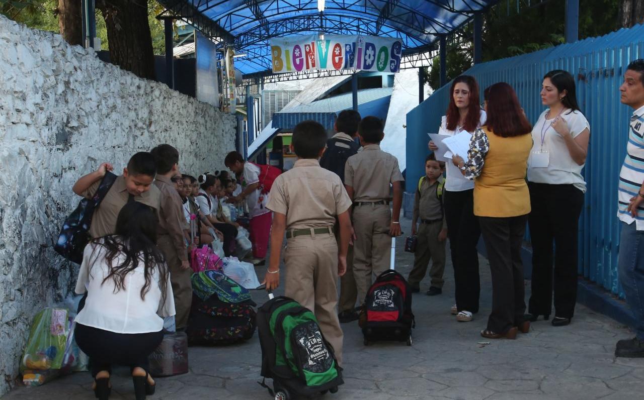 Regresan a clases un millón de alumnos en Nuevo León- Grupo Milenio
