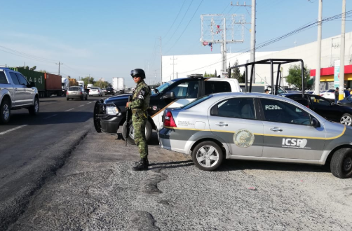Peritos y elementos de la AEI se encuentran investigando el crimen. (Foto: Especial)
