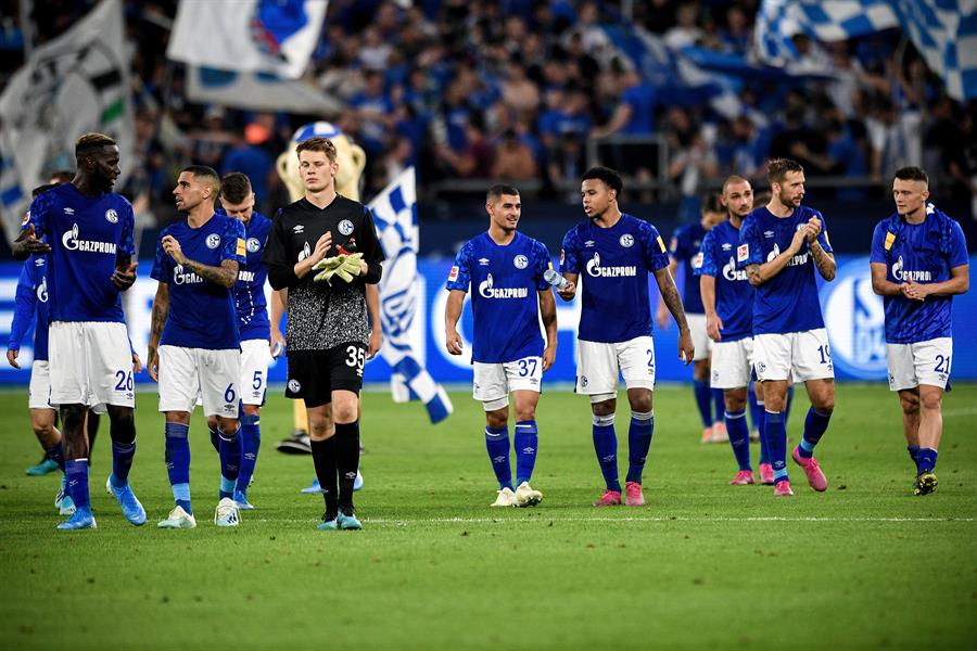 Aficionado del Schalke denuncia penalmente a árbitro y al responsable del VAR (EFE)