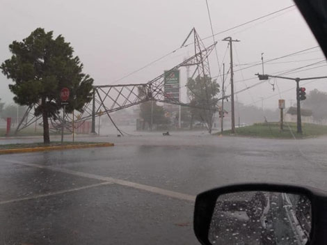 Autoridades han implementado un operativo de cierre para desviar los vehículos. Foto: Especial