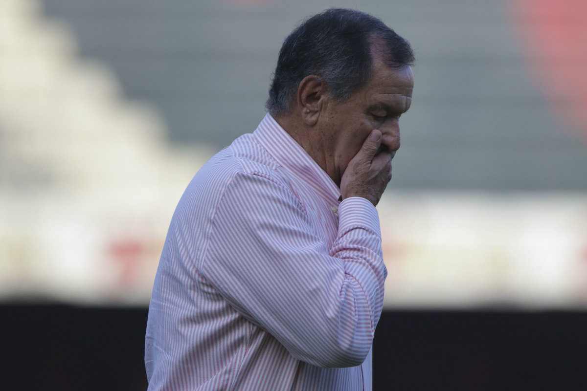 Enrique Meza renuncia como entrenador de Veracruz (Imago7)