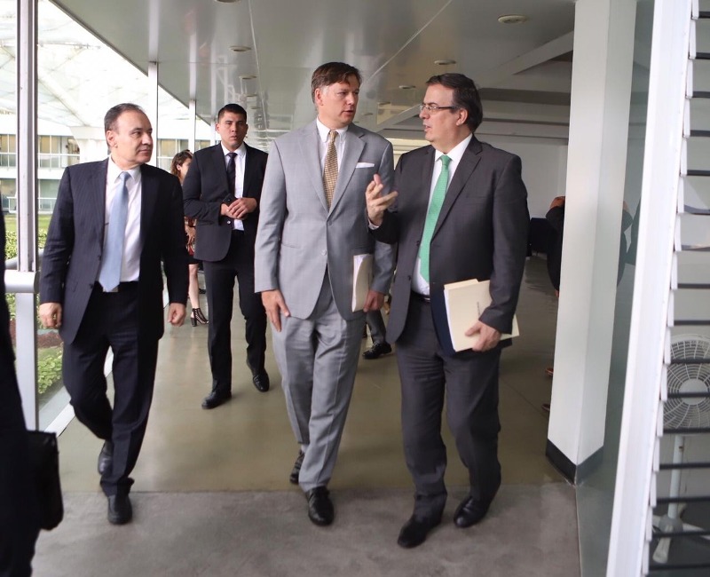 Marcelo Ebrard,  Christopher Landau y Alfonso Durazo tras la reunión.