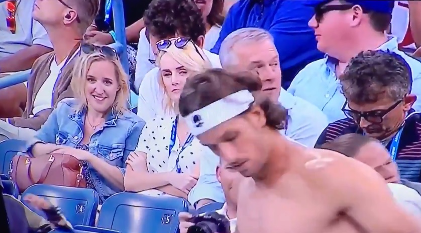 Mujer se sorprende con físico de Feliciano López (Especial)