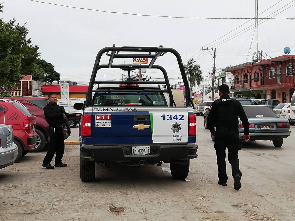 Policía Estatal vigila escuelas de Altamira.