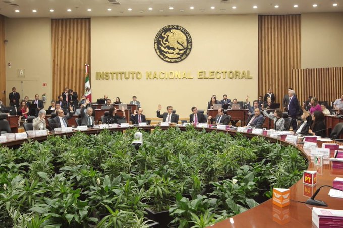 Consejo General del Instituto Nacional Electoral (@lorenzocordovav)