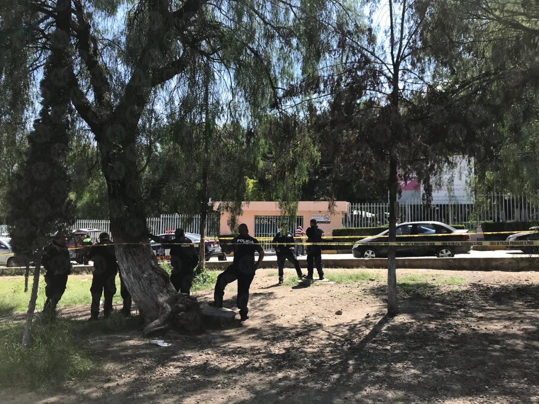 Un estudiante fue asesinado a balazos en frente del plantel en el que estudiaba. (Jorge Becerril)
