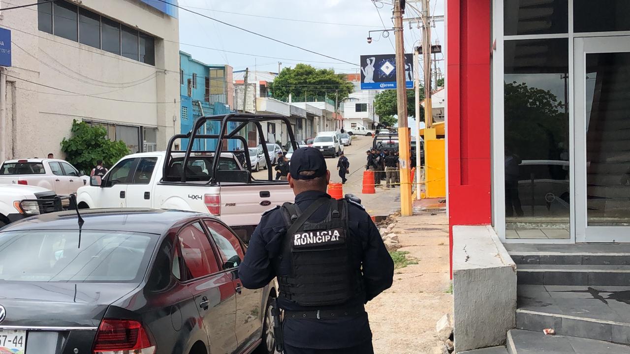 Peritos de la FGR ya laboran en la zona del ataque. (Isabel Zamudio)