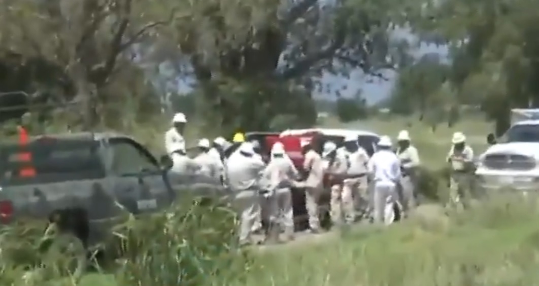 Personal de Protección Civil estatal evalúa la situación. (Especial)