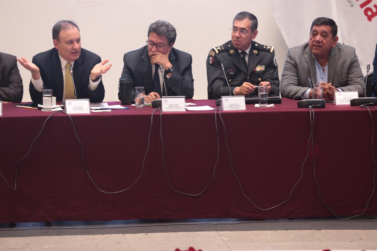 Alfonso Durazo, secretario de Seguridad Ciudadana, en el encuentro con senadores de Morena. (Jesús Quintanar)