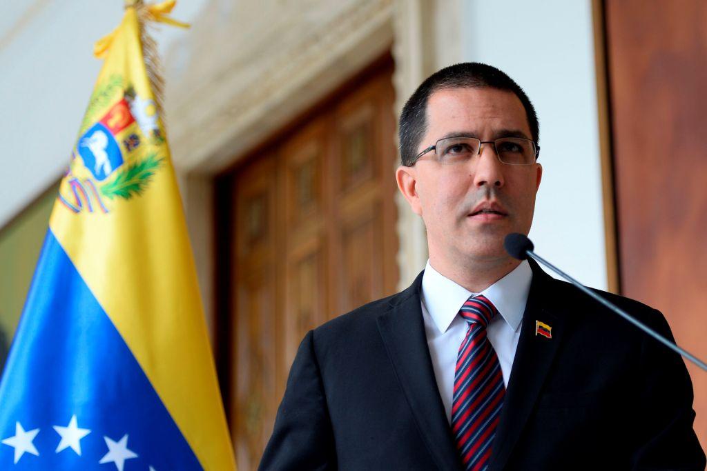 Arreaza manifestó así su "profunda preocupación" por la "inminente reactivación del conflicto armado". AFP
