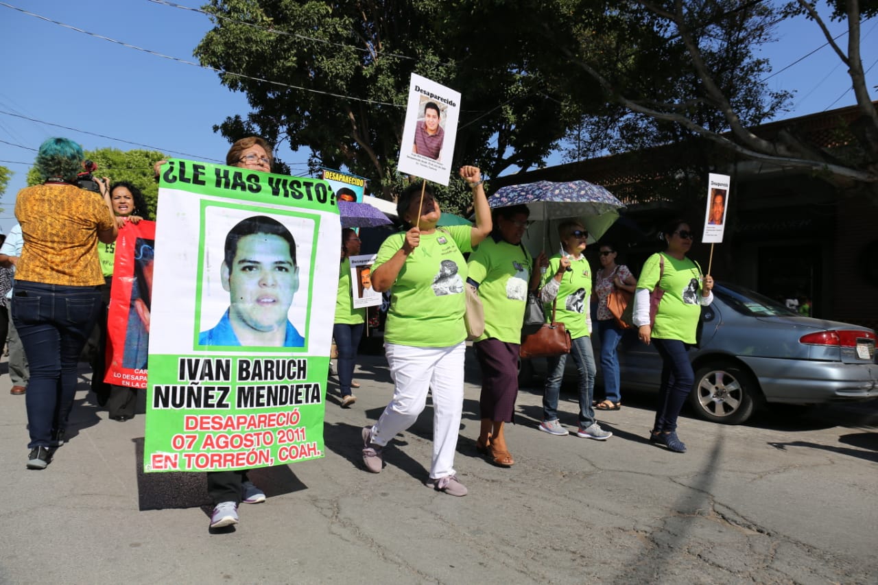 Durante el recorrido por la avenida Matamoros, gritaron consignas como: ¡Hijo, escucha! ¡Tu madre está en la lucha!". (Mauricio Román)