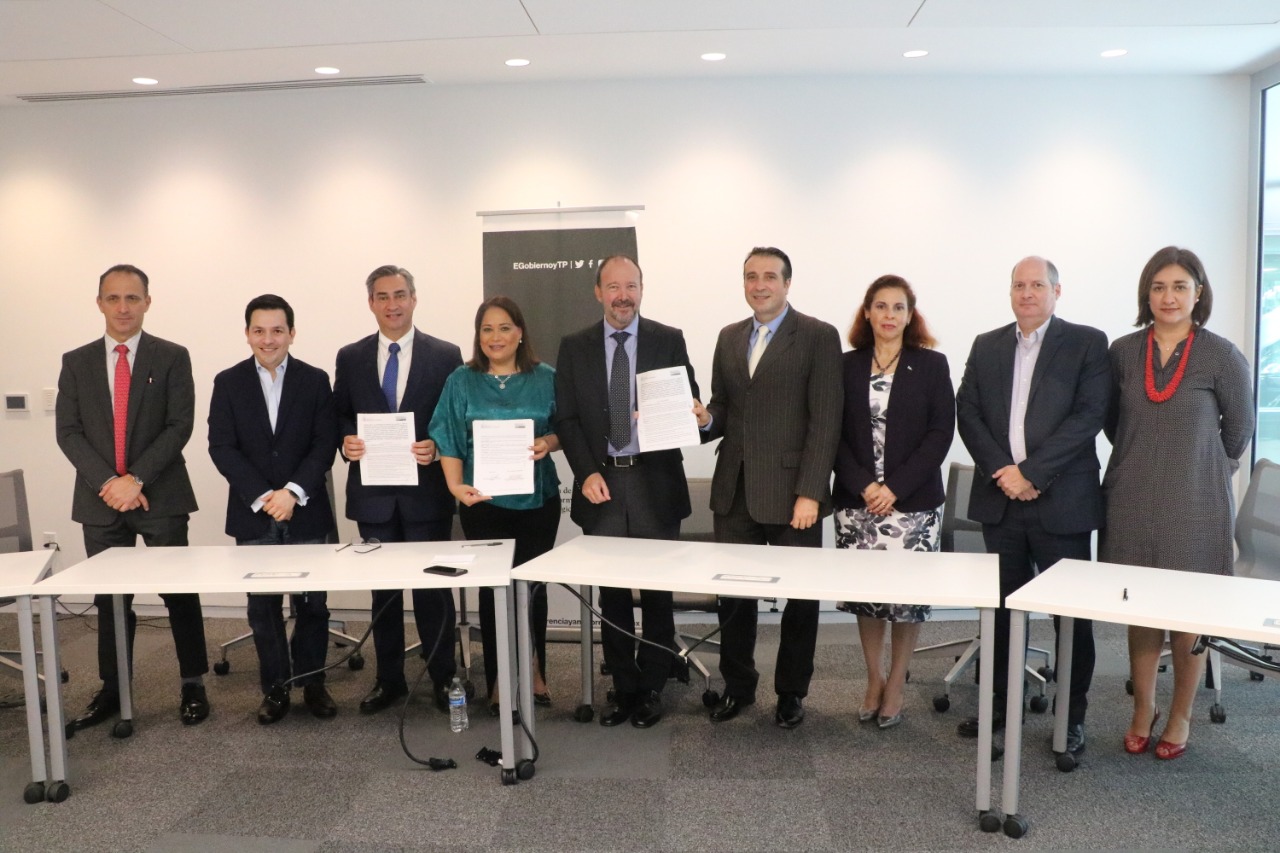 Tec de Mty y Sistema Estatal Anticorrupción firman acuerdo para impulsar transparencia. (Foto: Leonel Rocha)