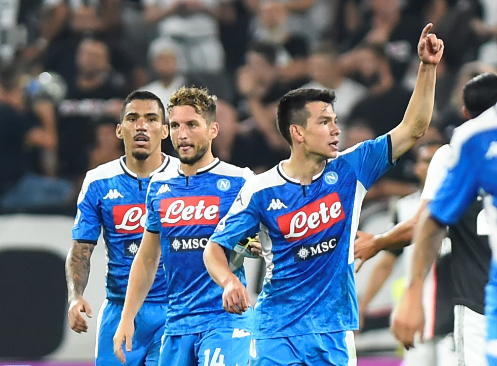 Hirving Lozano anota gol en su debut con el Napoli en la Serie A (Reuters)