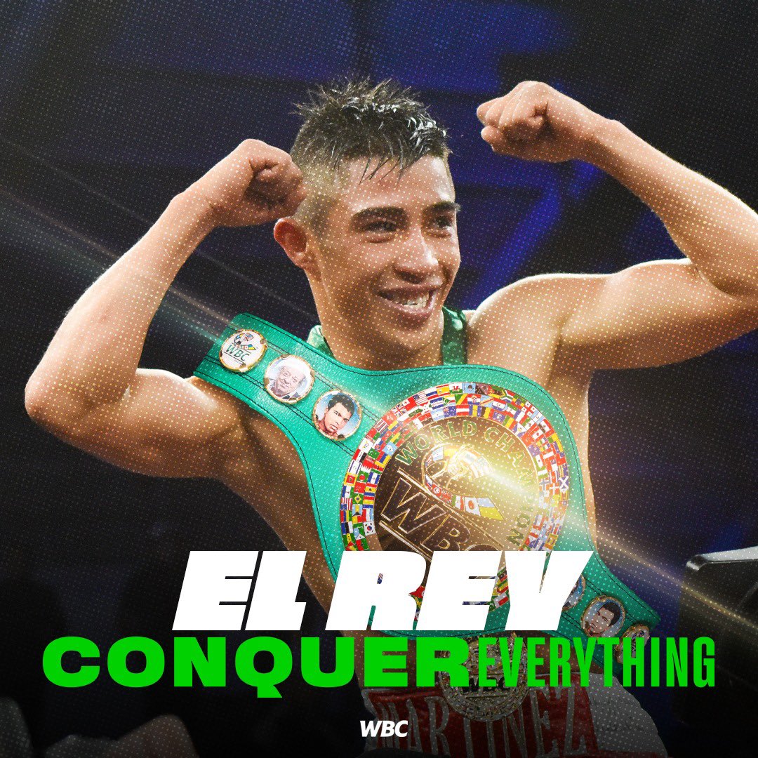 Julio César Martínez fue campeón por menos de cinco minutos (Twitter @WBCBoxing)