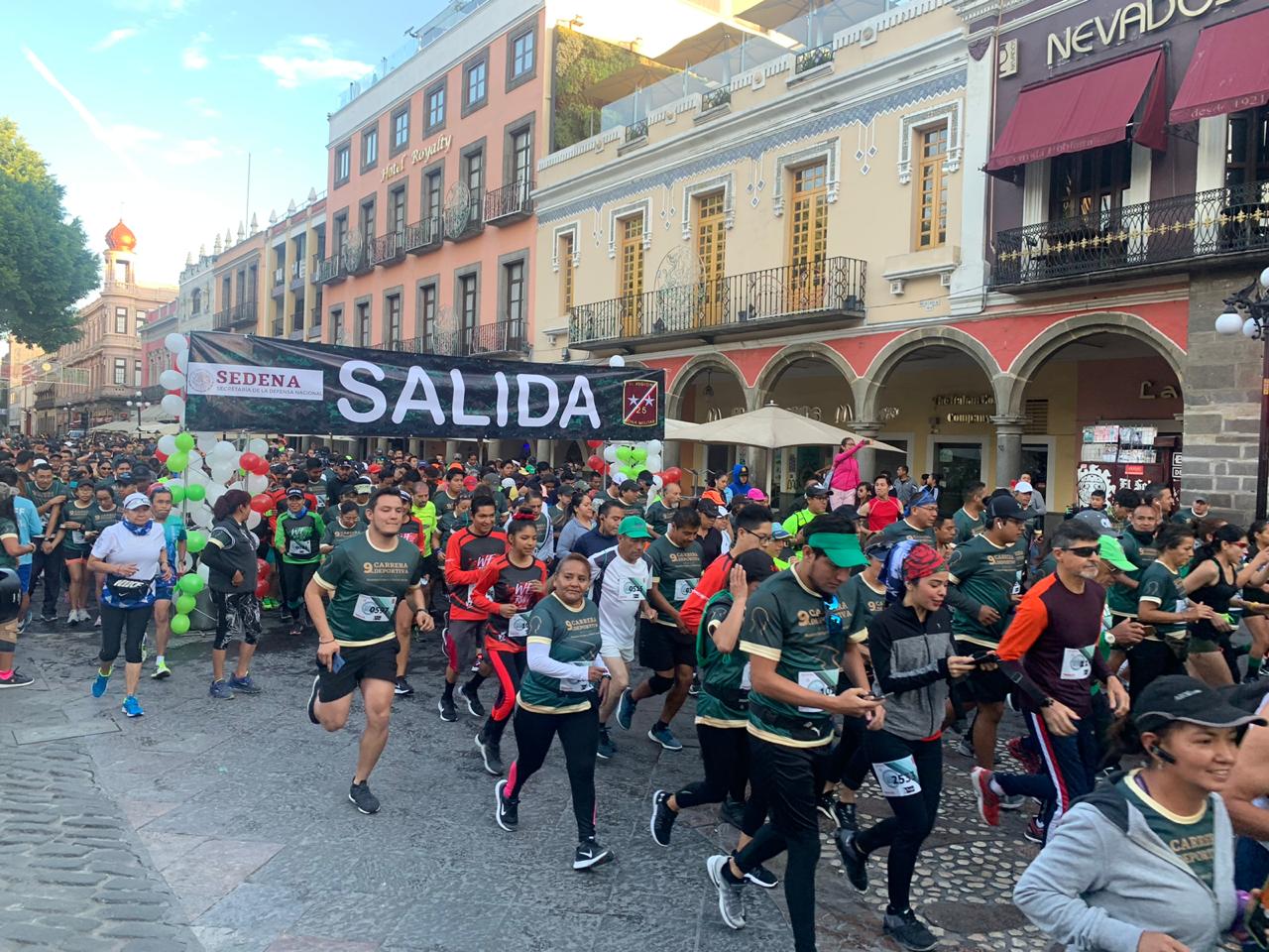 Más de 4 mil poblanos participaron en la carrera (Especial)