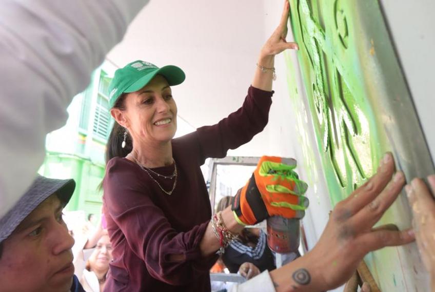Sheinbaum anunció que realizarán una fiesta por el centenario de la colonia Portales. | Jesús Quintanar.