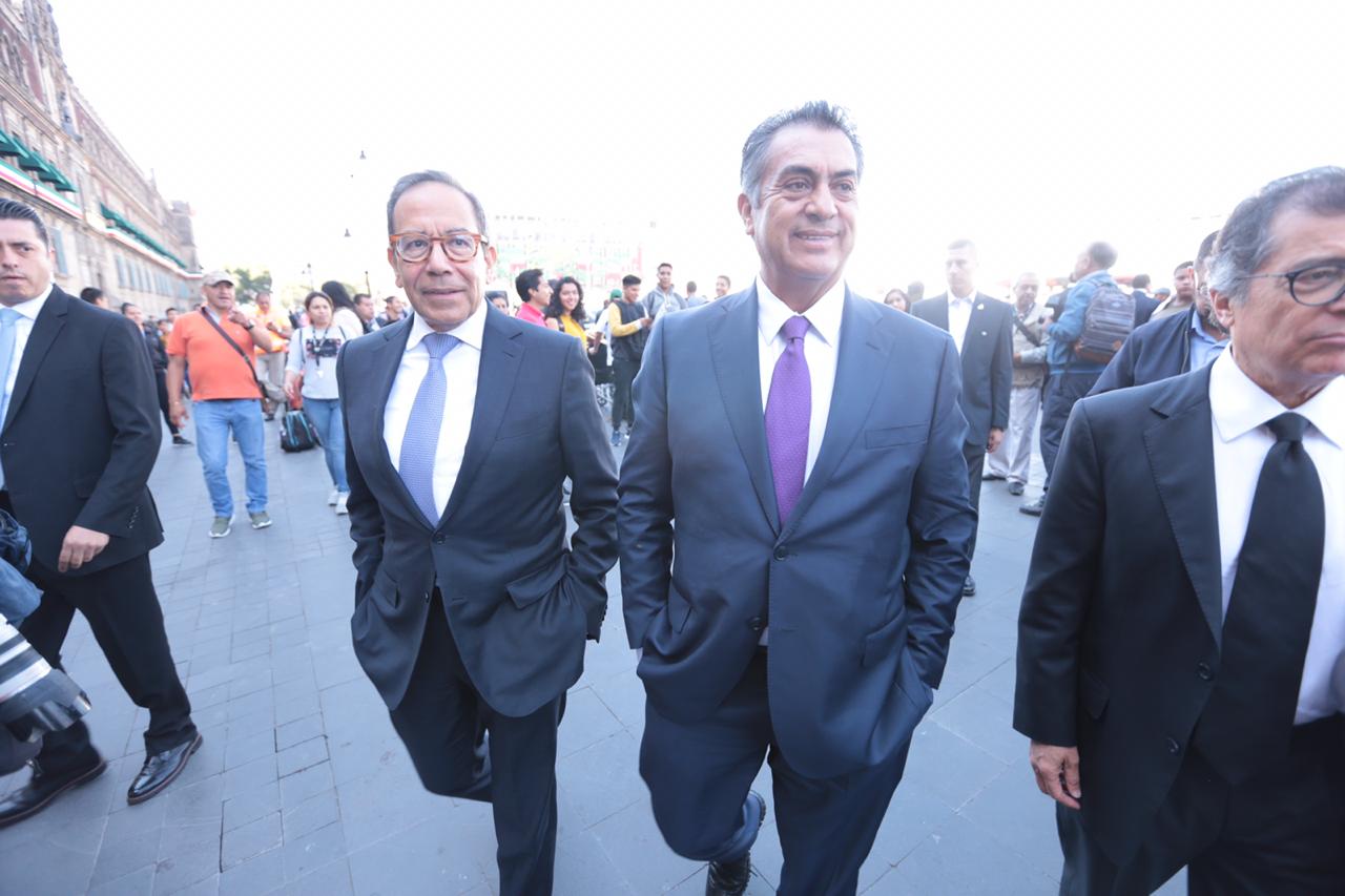Carlos salazar y el gobernador de Nuevo León, Jaime Rodríguez Calderón . Foto: Jesús Quintanar