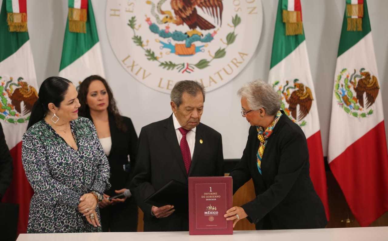 Primer Informe de Gobierno: Olga Sánchez Cordero entrega a Muñoz Ledo ...