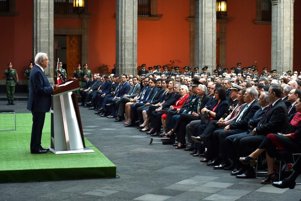 El gobernador asisitió a Palacio Nacional al mensaje del Peesidente.