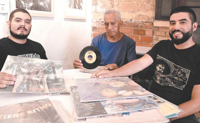 Jorge y Óscar González emprendieron el proyecto; buscan destacar la importancia de la música en los barrios. GUSTAVO MENDOZA LEMUS