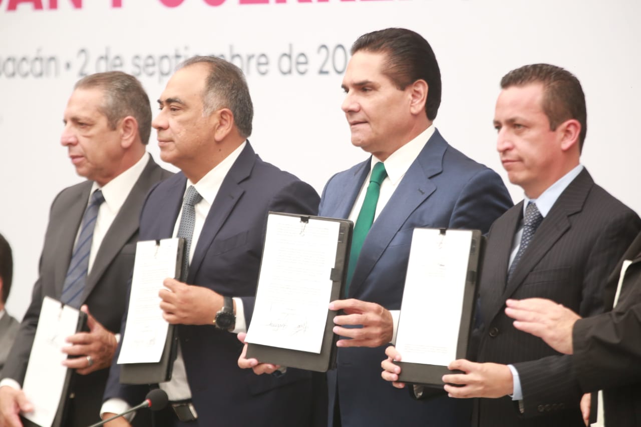 Ambos gobernadores aseguraron que Lázaro Cárdenas es base para el desarrollo económico del país.