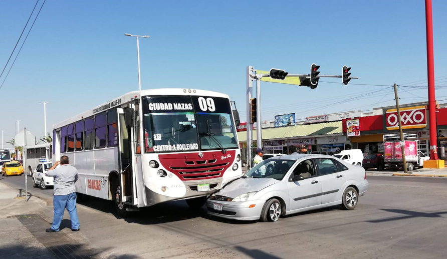 Los vehículos involucrados en el accidente fueron trasladados al corralón. (Especial)