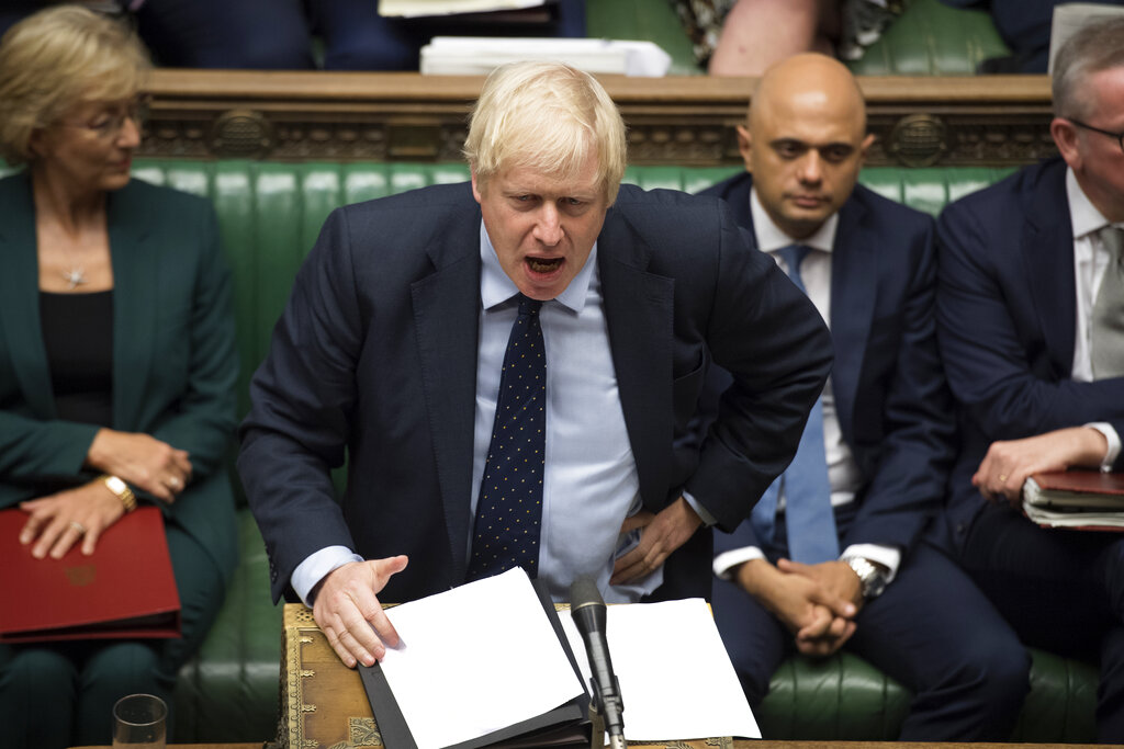 Boris Johnson como primer ministro de RU en medio de la sesión del parlamento británico. (AP)