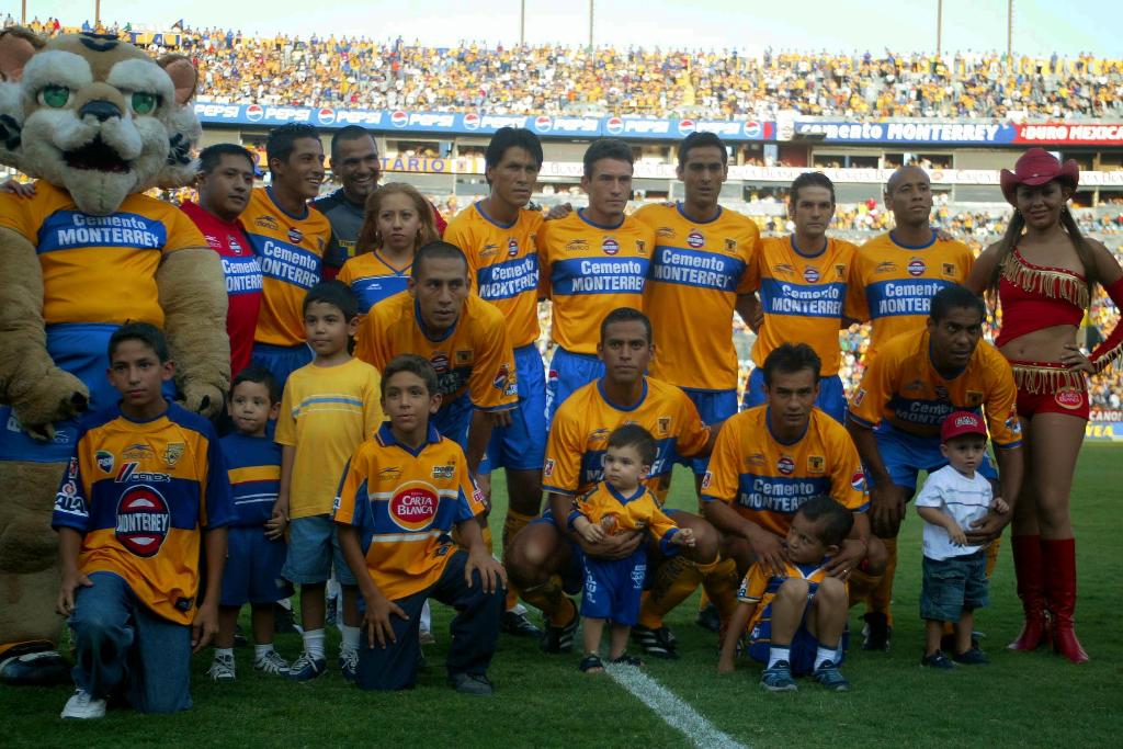 Equipo de Tigres en el Apertura 2002 (Mexsport)